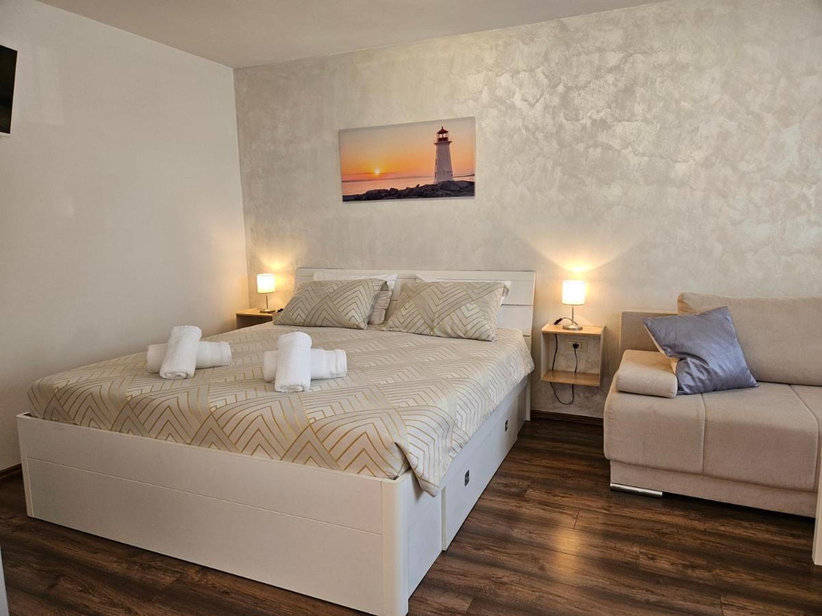 Apartmani Grzinic 로비니 외부 사진