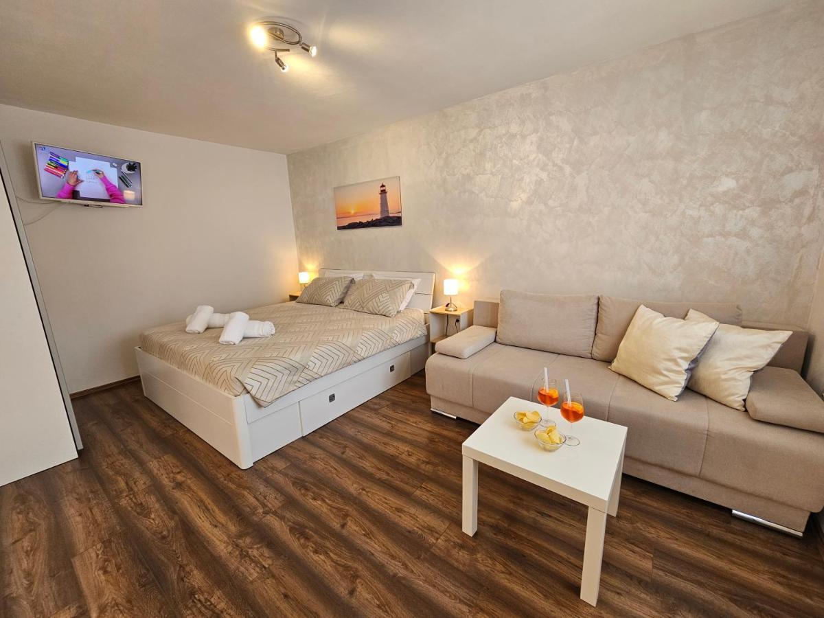 Apartmani Grzinic 로비니 외부 사진