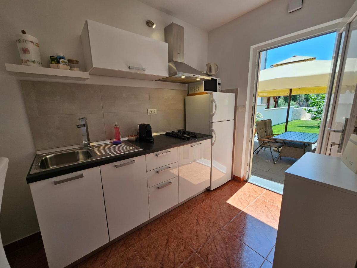 Apartmani Grzinic 로비니 외부 사진