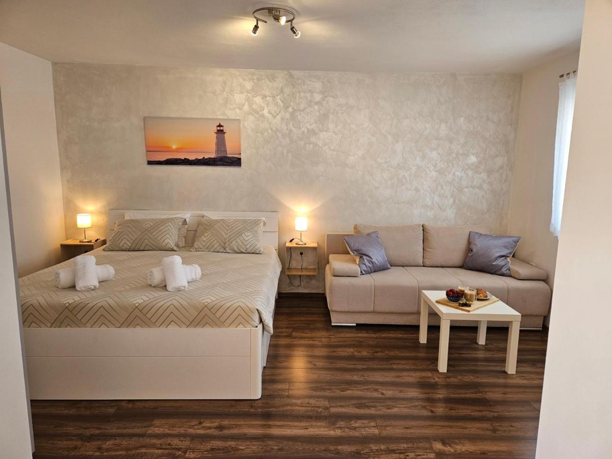 Apartmani Grzinic 로비니 외부 사진